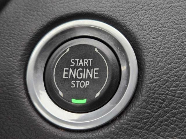 2022 Cadillac XT4 Vehicle Photo in DENTON, TX 76210-9321