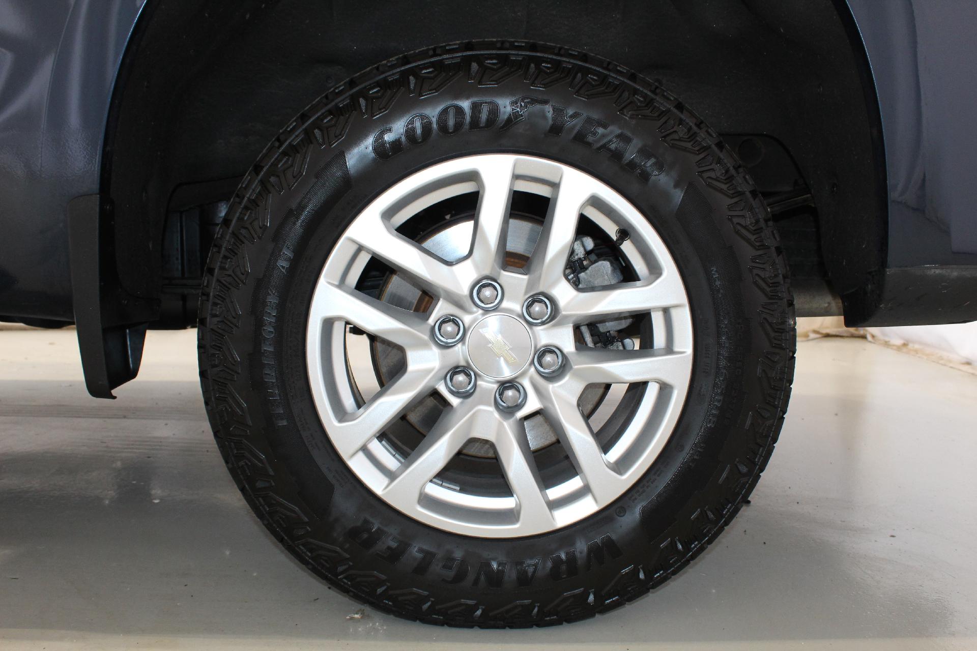 2020 Chevrolet Silverado 1500 Vehicle Photo in NORTHAMPTON, MA 01060-1120