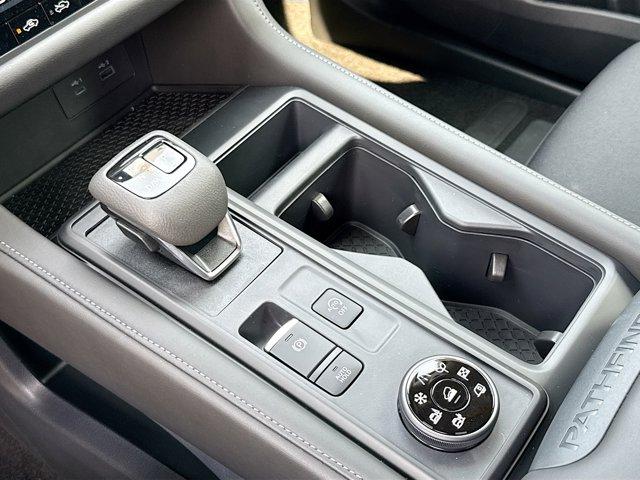 2025 Nissan Pathfinder Vehicle Photo in Flemington, NJ 08822