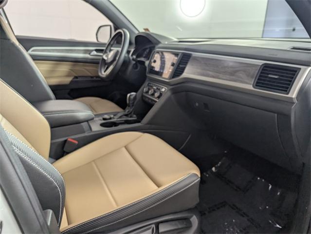 2021 Volkswagen Atlas Cross Sport Vehicle Photo in ENGLEWOOD, CO 80113-6708