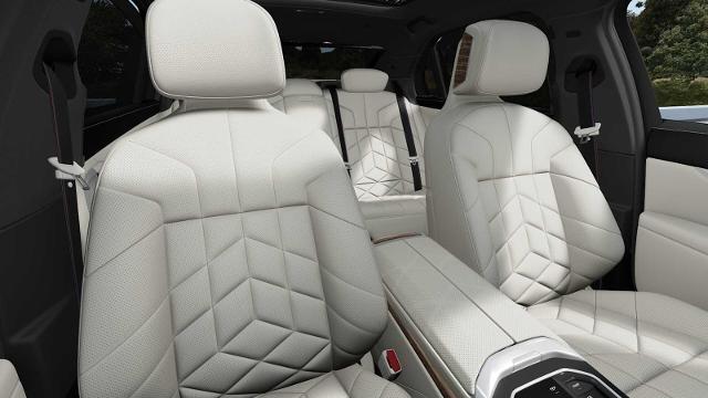 2025 BMW 740i Vehicle Photo in GRAPEVINE, TX 76051