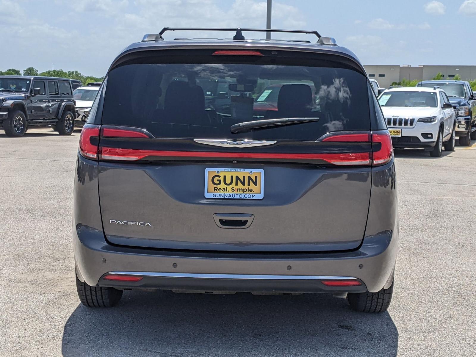 2021 Chrysler Pacifica Vehicle Photo in Seguin, TX 78155