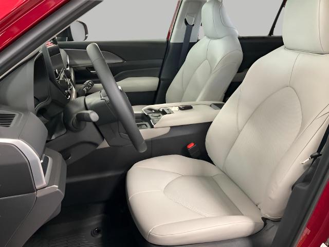 2025 Toyota Grand Highlander Vehicle Photo in Oshkosh, WI 54904