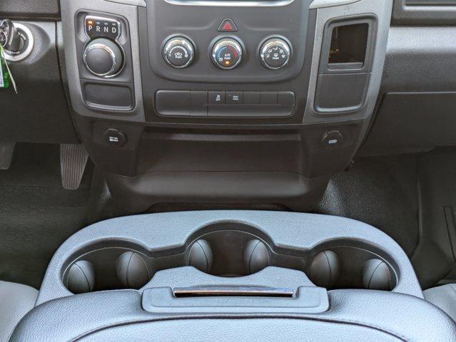 2022 Ram 1500 Classic Vehicle Photo in BRUNSWICK, GA 31525-1881