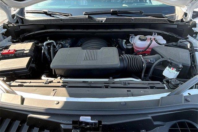 2025 Chevrolet Suburban Vehicle Photo in TOPEKA, KS 66609-0000