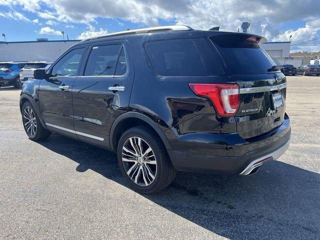 2017 Ford Explorer Vehicle Photo in Cedar Rapids, IA 52402