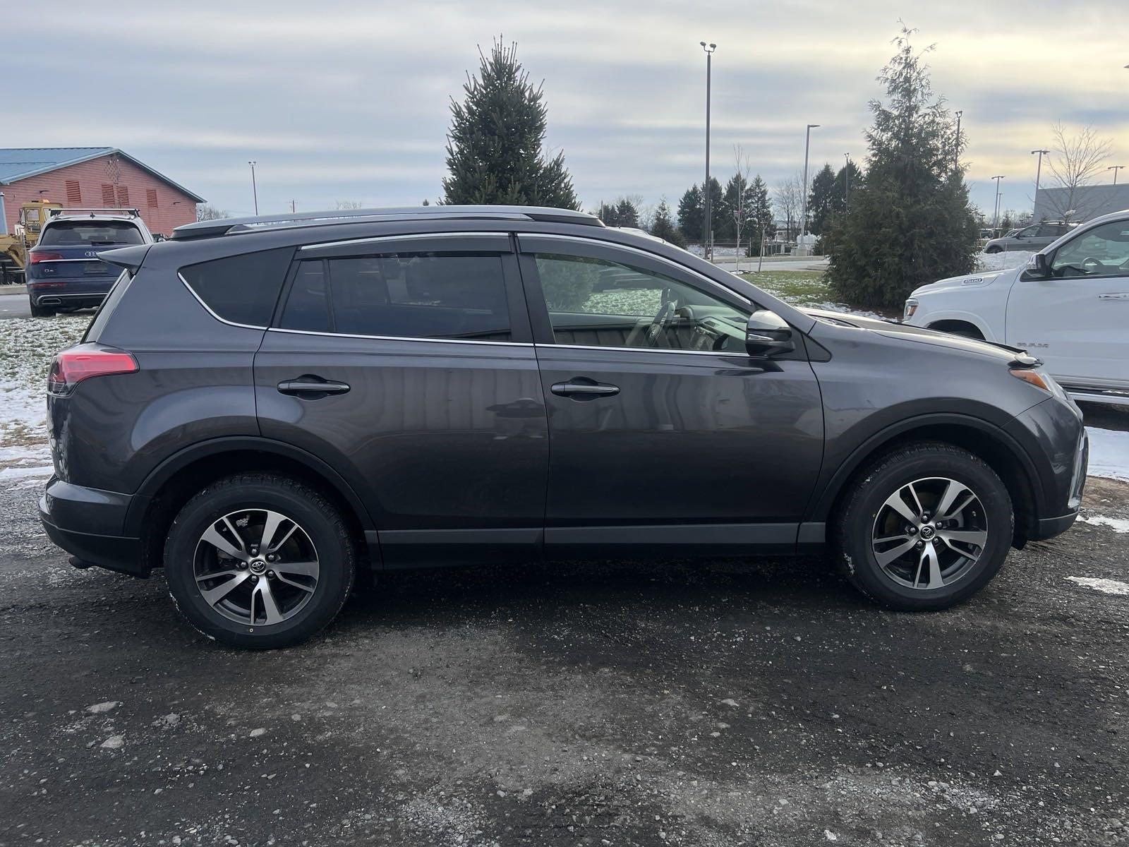 2017 Toyota RAV4 Vehicle Photo in Mechanicsburg, PA 17050-1707