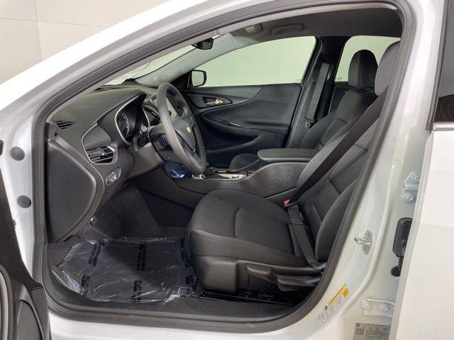 2025 Chevrolet Malibu Vehicle Photo in PHOENIX, AZ 85014-3381