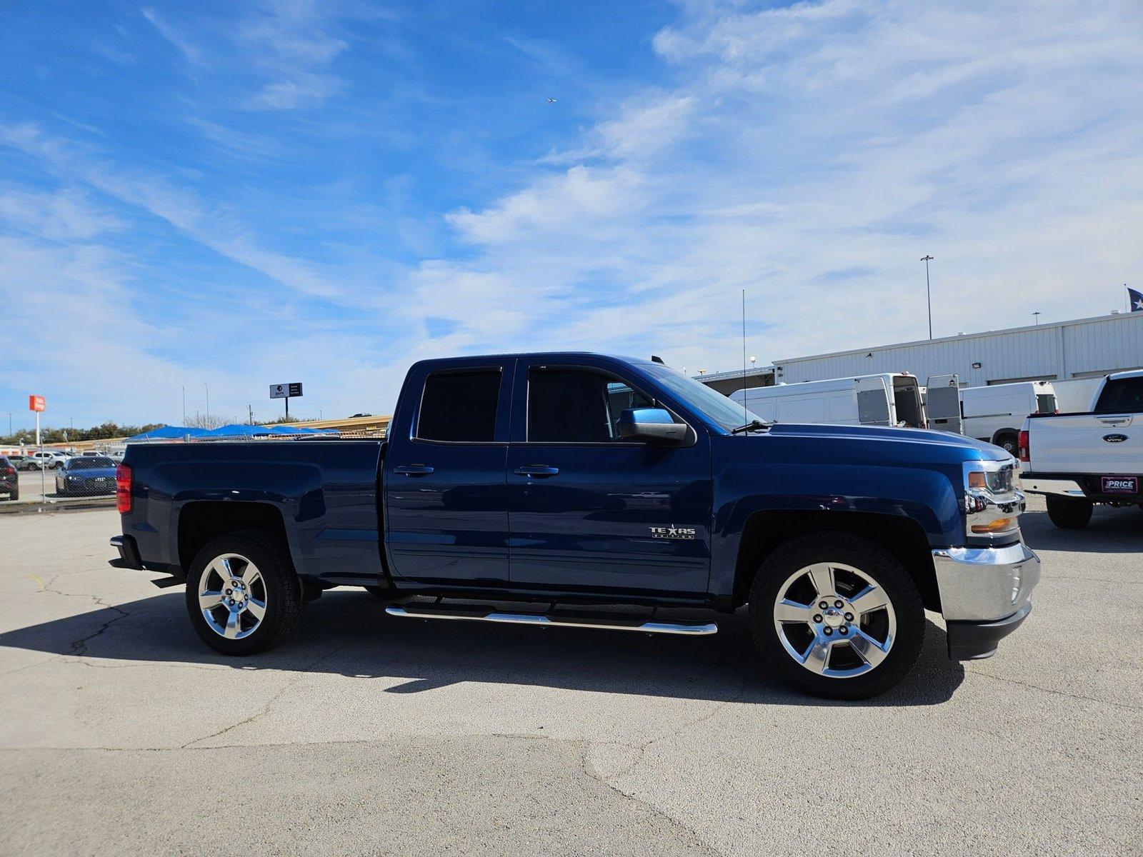 2017 Chevrolet Silverado 1500 Vehicle Photo in NORTH RICHLAND HILLS, TX 76180-7199