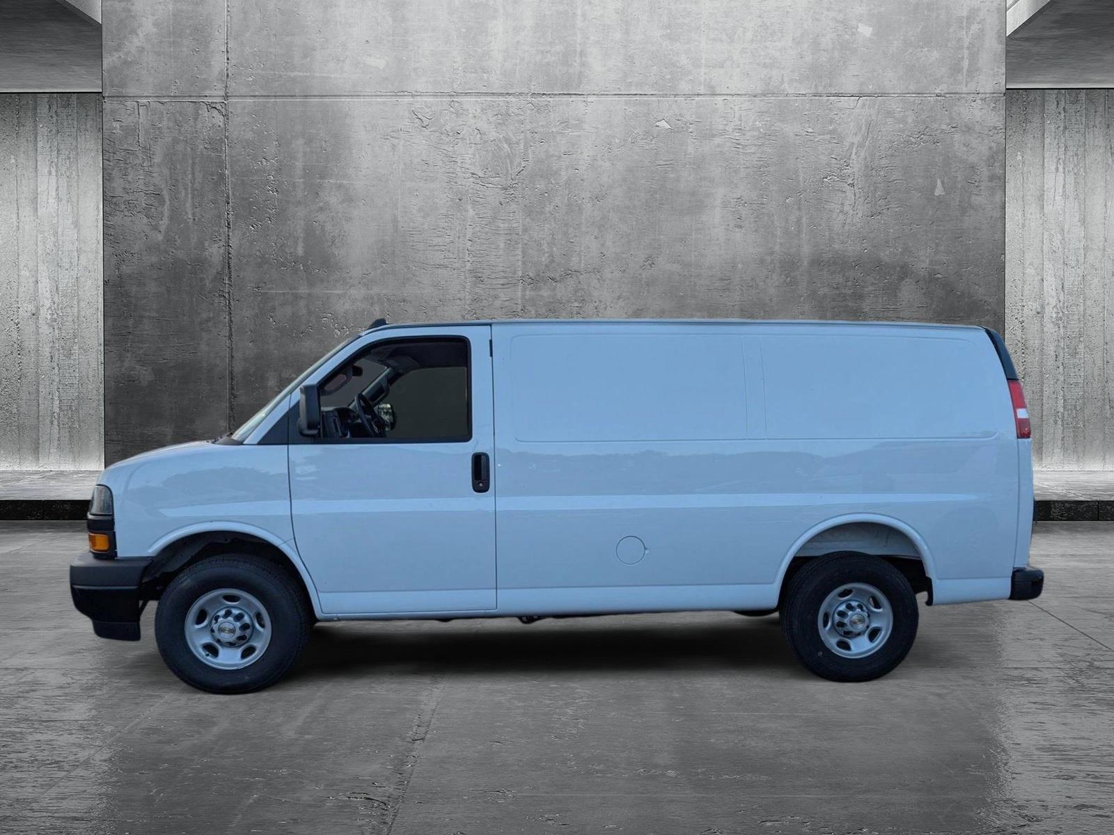 2025 Chevrolet Express Cargo 2500 Vehicle Photo in MIAMI, FL 33134-2699