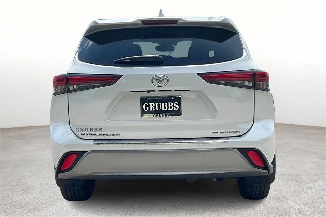 2022 Toyota Highlander Vehicle Photo in Tulsa, OK 74145