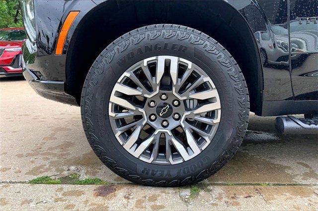2025 Chevrolet Tahoe Vehicle Photo in KANSAS CITY, MO 64114-4502