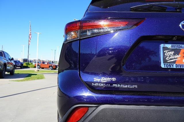 2025 Toyota Highlander Vehicle Photo in Riverdale, UT 84405