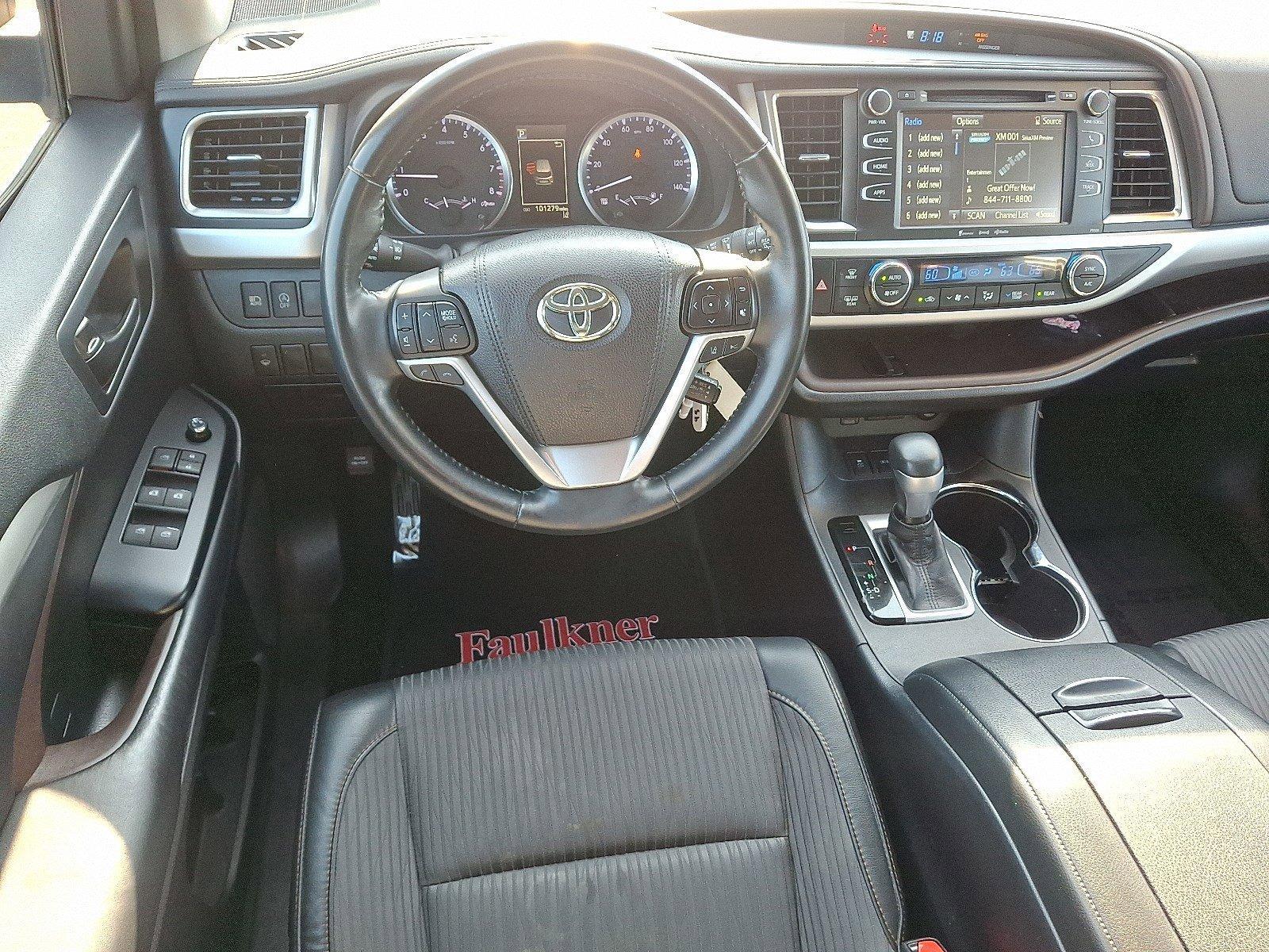 2018 Toyota Highlander Vehicle Photo in Harrisburg, PA 17111