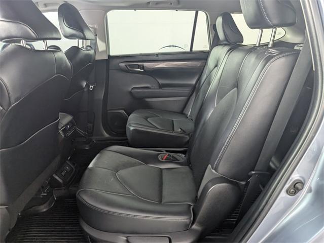 2022 Toyota Highlander Vehicle Photo in ENGLEWOOD, CO 80113-6708