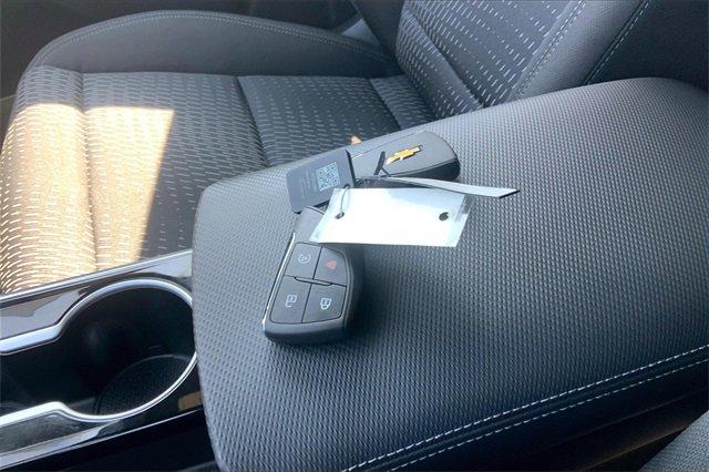 2025 Chevrolet Equinox Vehicle Photo in TOPEKA, KS 66609-0000