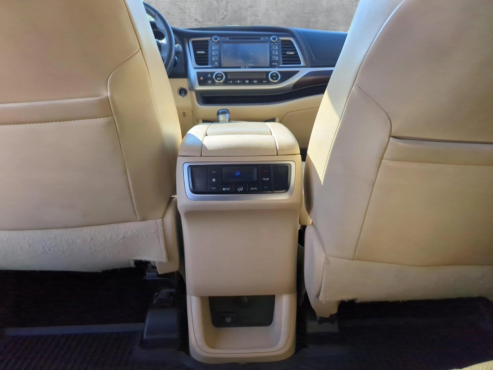 2015 Toyota Highlander Vehicle Photo in Memphis, TN 38125