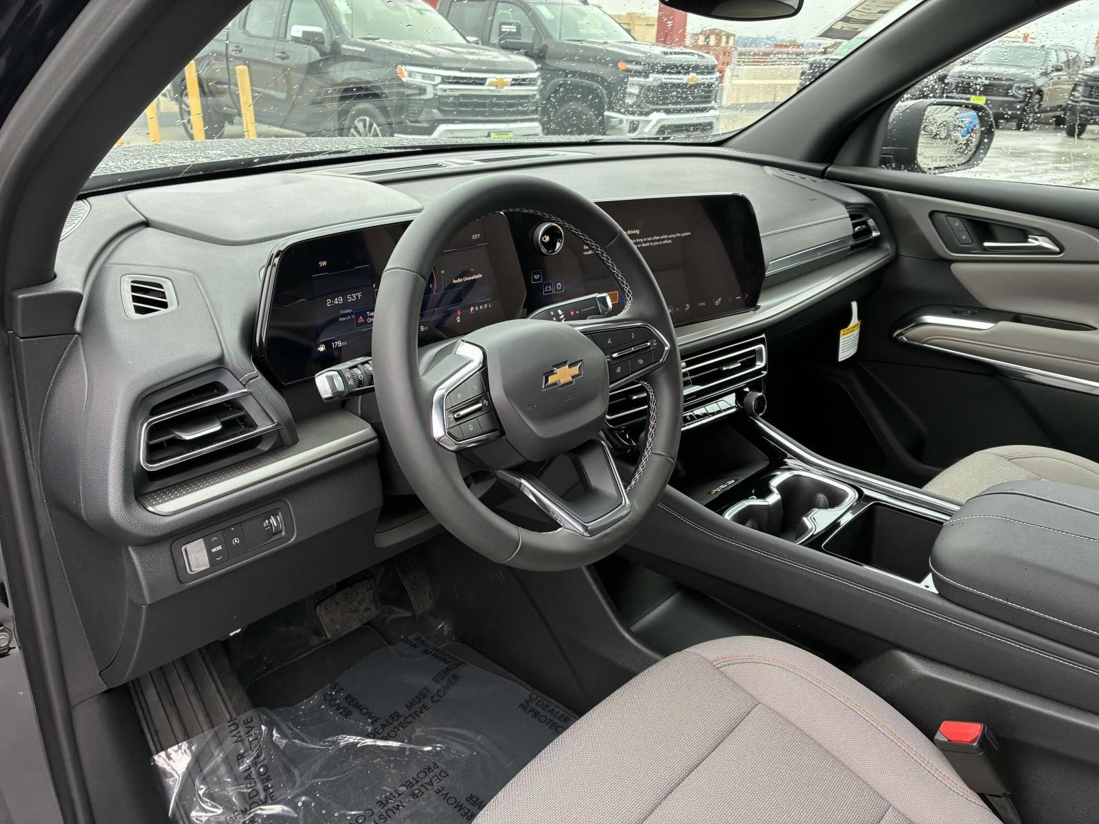 2025 Chevrolet Traverse Vehicle Photo in LOS ANGELES, CA 90007-3794