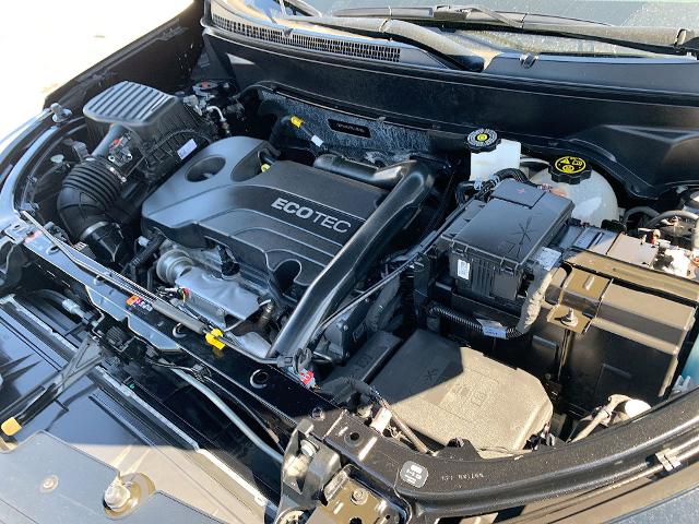 2022 Chevrolet Equinox Vehicle Photo in MOON TOWNSHIP, PA 15108-2571