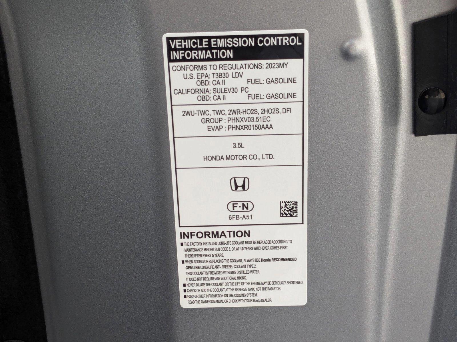 2023 Honda Pilot Vehicle Photo in VALENCIA, CA 91355-1705