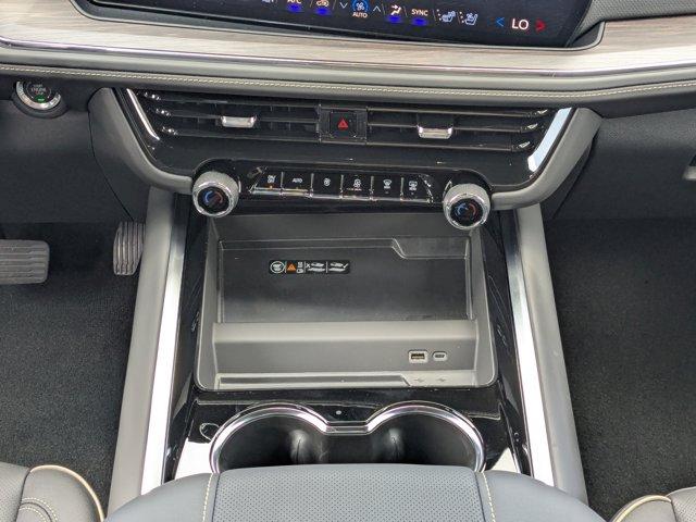 2025 Chevrolet Tahoe Vehicle Photo in BRUNSWICK, GA 31525-1881