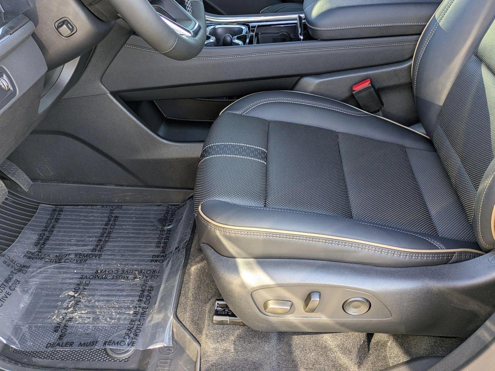 2025 Chevrolet Traverse Vehicle Photo in CLEARWATER, FL 33764-7163