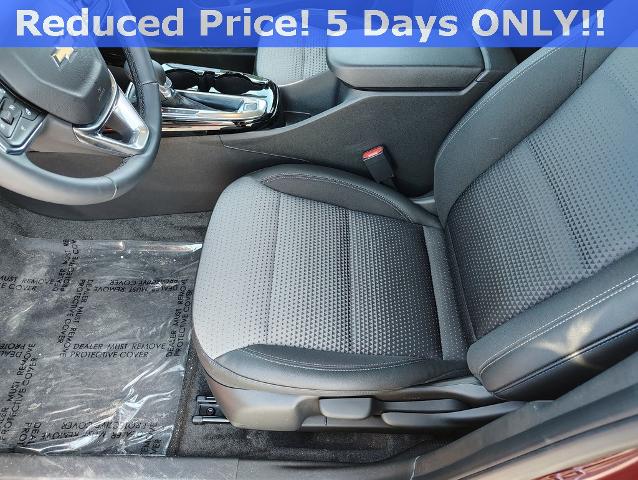 2025 Chevrolet Trax Vehicle Photo in GREEN BAY, WI 54304-5303