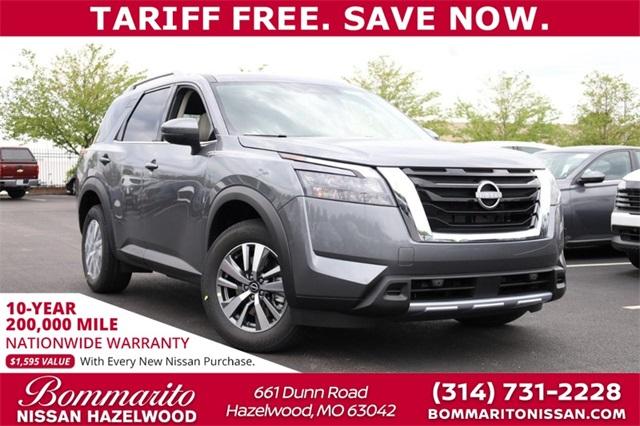 2025 Nissan Pathfinder Vehicle Photo in Hazelwood, MO 63042
