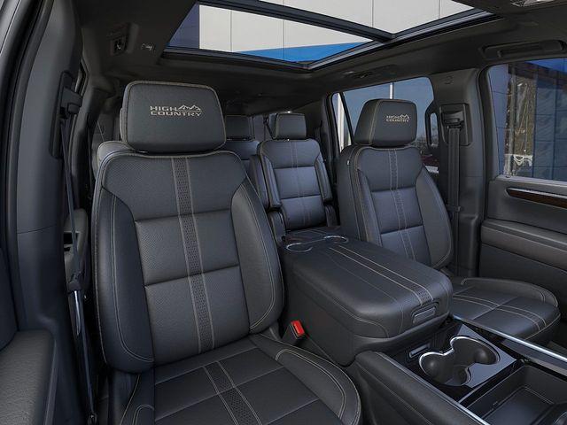 2025 Chevrolet Suburban Vehicle Photo in DANBURY, CT 06810-5034