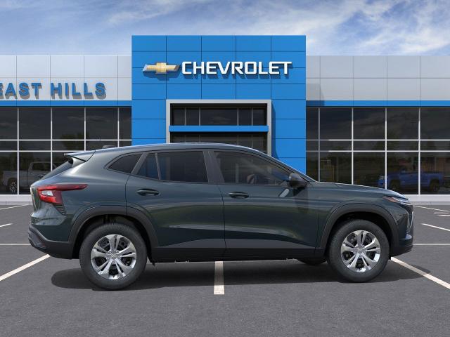 2025 Chevrolet Trax Vehicle Photo in Roslyn, NY 11576