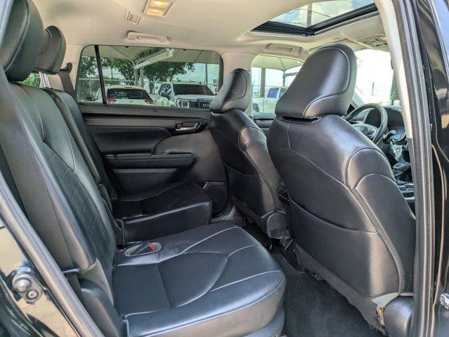 2023 Toyota Highlander Vehicle Photo in SELMA, TX 78154-1460