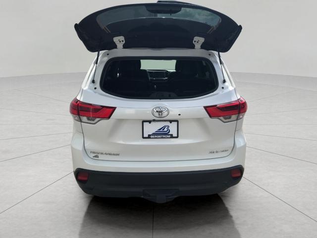 2019 Toyota Highlander Vehicle Photo in GREEN BAY, WI 54303-3330