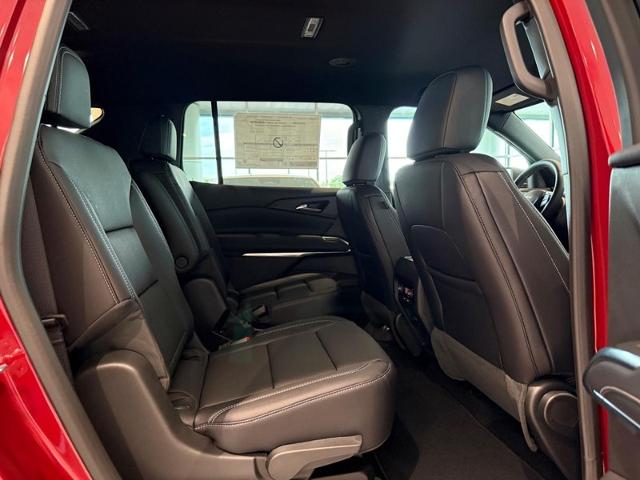 2025 Chevrolet Traverse Vehicle Photo in COLUMBIA, MO 65203-3903