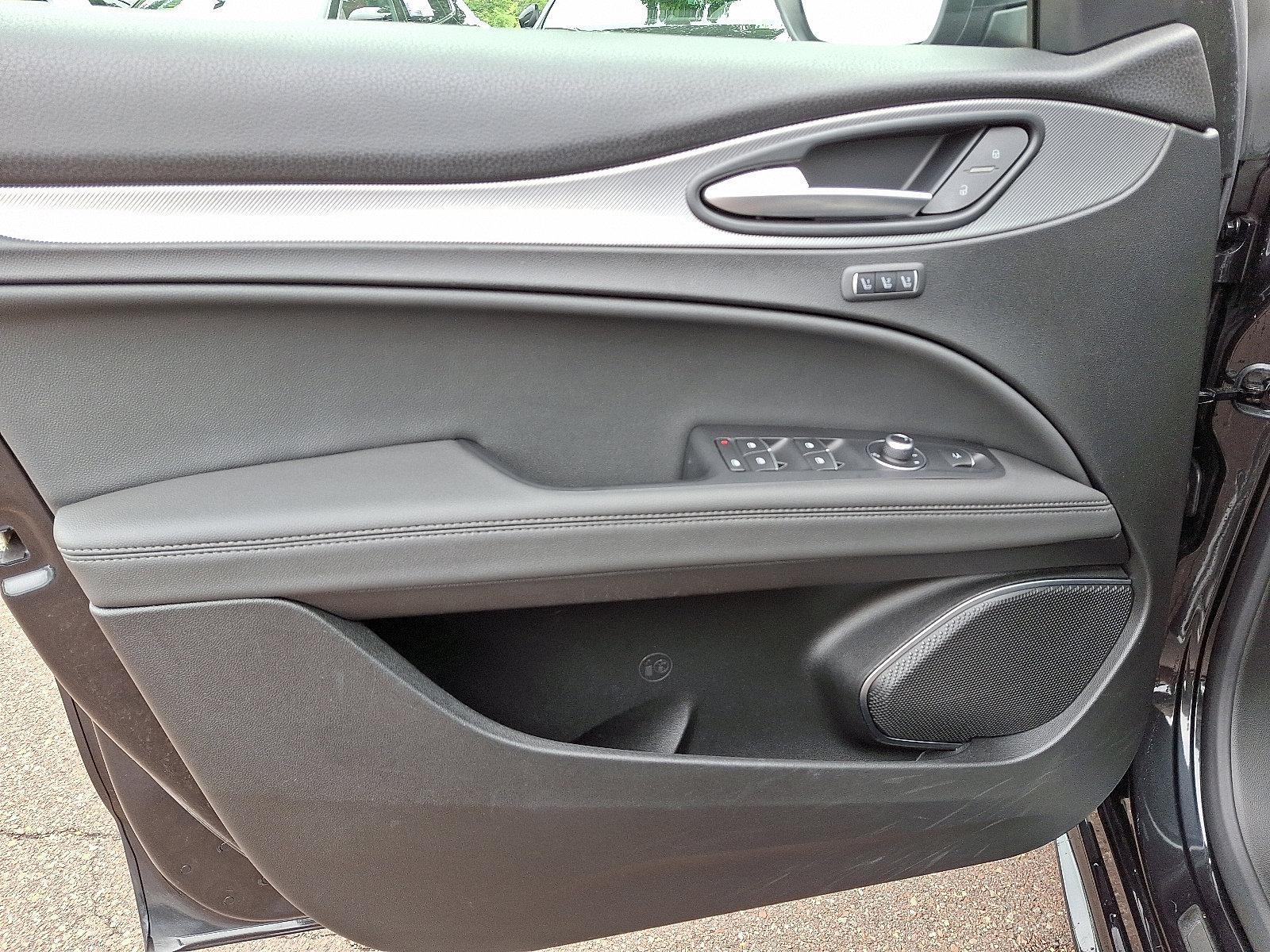 2022 Alfa Romeo Stelvio Vehicle Photo in Willow Grove, PA 19090