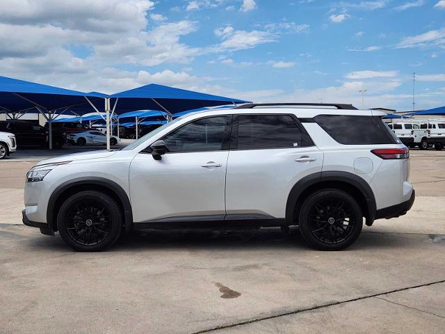 2022 Nissan Pathfinder Vehicle Photo in DENTON, TX 76210-9321