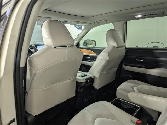 2024 Toyota Grand Highlander Vehicle Photo in ENGLEWOOD, CO 80113-6708