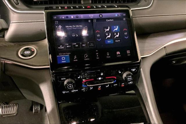 2024 Jeep Grand Cherokee Vehicle Photo in Kansas City, MO 64114