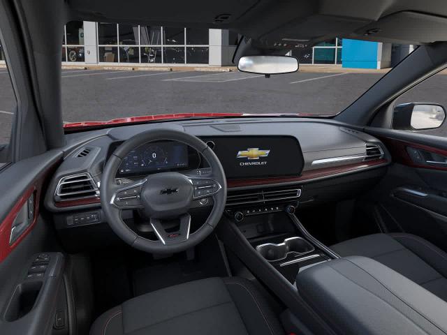 2024 Chevrolet Traverse Vehicle Photo in MOON TOWNSHIP, PA 15108-2571