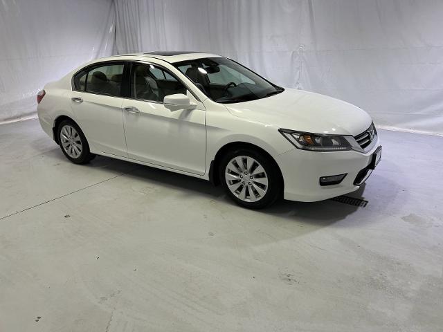 Used 2014 Honda Accord EX-L with VIN 1HGCR2F83EA087505 for sale in Roselle, IL