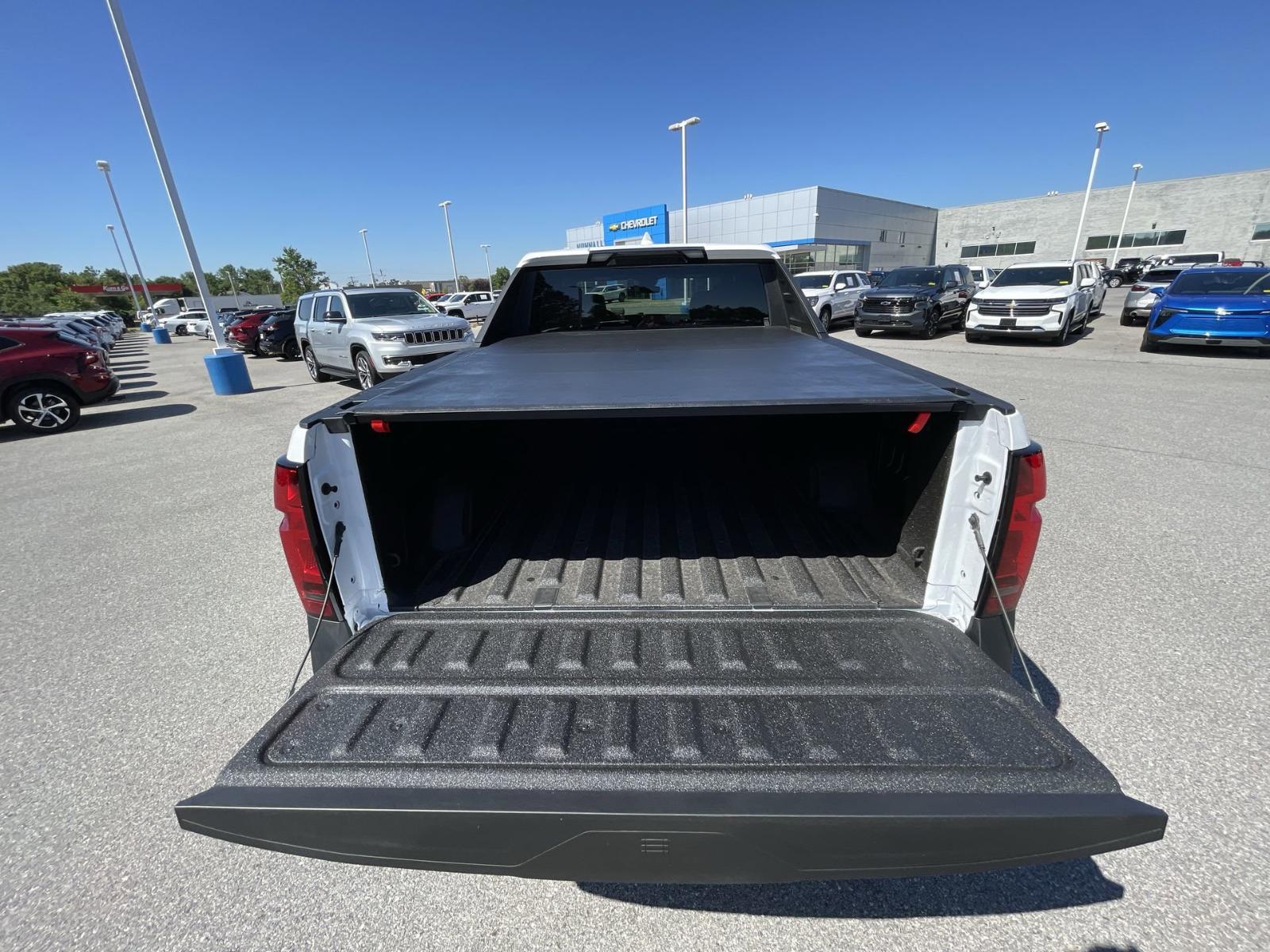 2024 Chevrolet Silverado EV Vehicle Photo in BENTONVILLE, AR 72712-4322