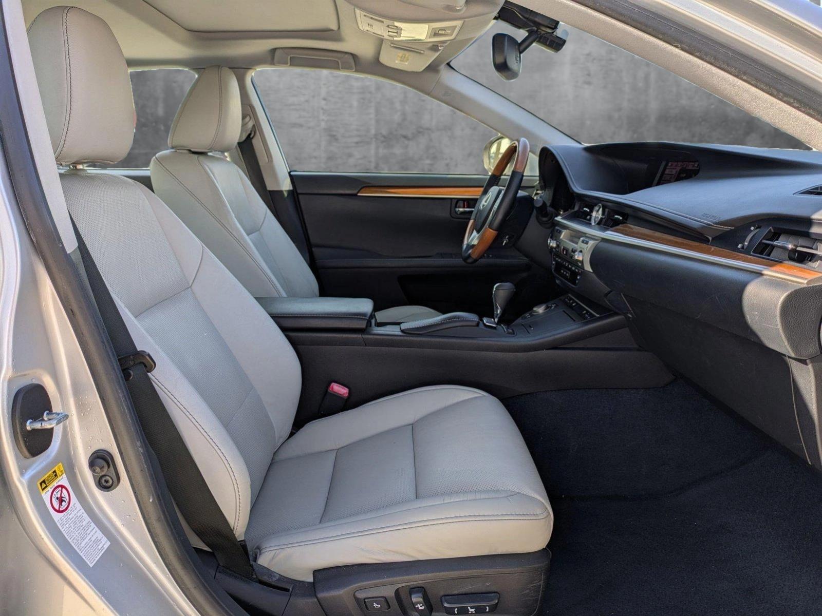 2013 Lexus ES 300h Vehicle Photo in Tustin, CA 92782