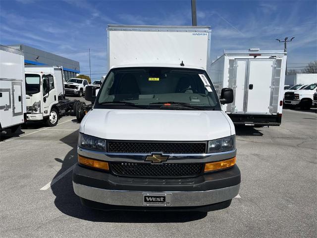 2024 Chevrolet Express Cutaway 3500 Vehicle Photo in ALCOA, TN 37701-3235