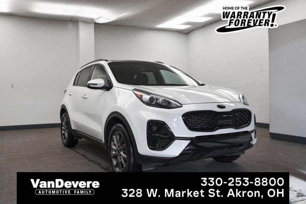 2022 Kia Sportage Vehicle Photo in AKRON, OH 44303-2185