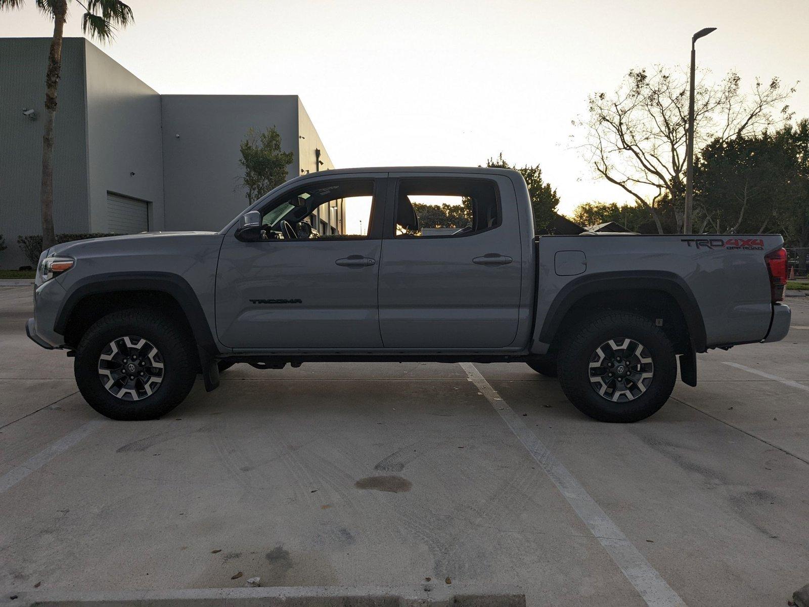 2019 Toyota Tacoma 4WD Vehicle Photo in Davie, FL 33331