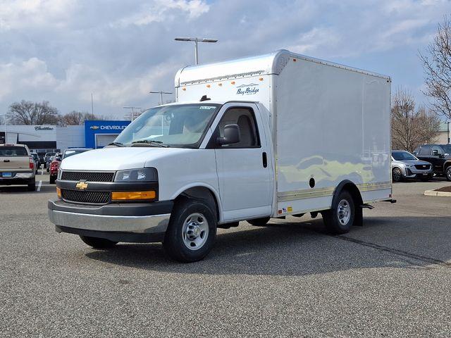 2024 Chevrolet Express Cutaway 3500 Vehicle Photo in DANBURY, CT 06810-5034