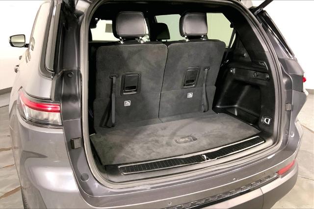 2023 Jeep Grand Cherokee L Vehicle Photo in Lees Summit, MO 64086