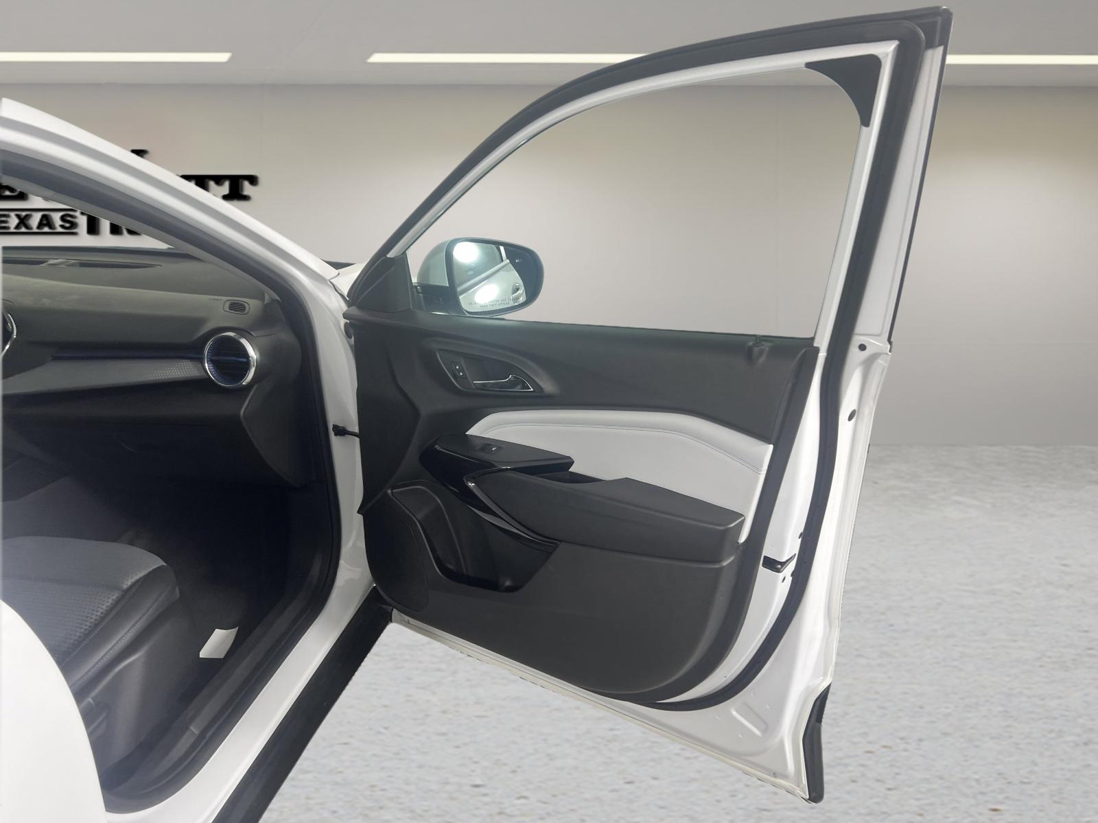 2025 Chevrolet Trax Vehicle Photo in GEORGETOWN, TX 78626-7508