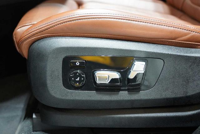 2024 BMW X7 M60i Vehicle Photo in GRAPEVINE, TX 76051