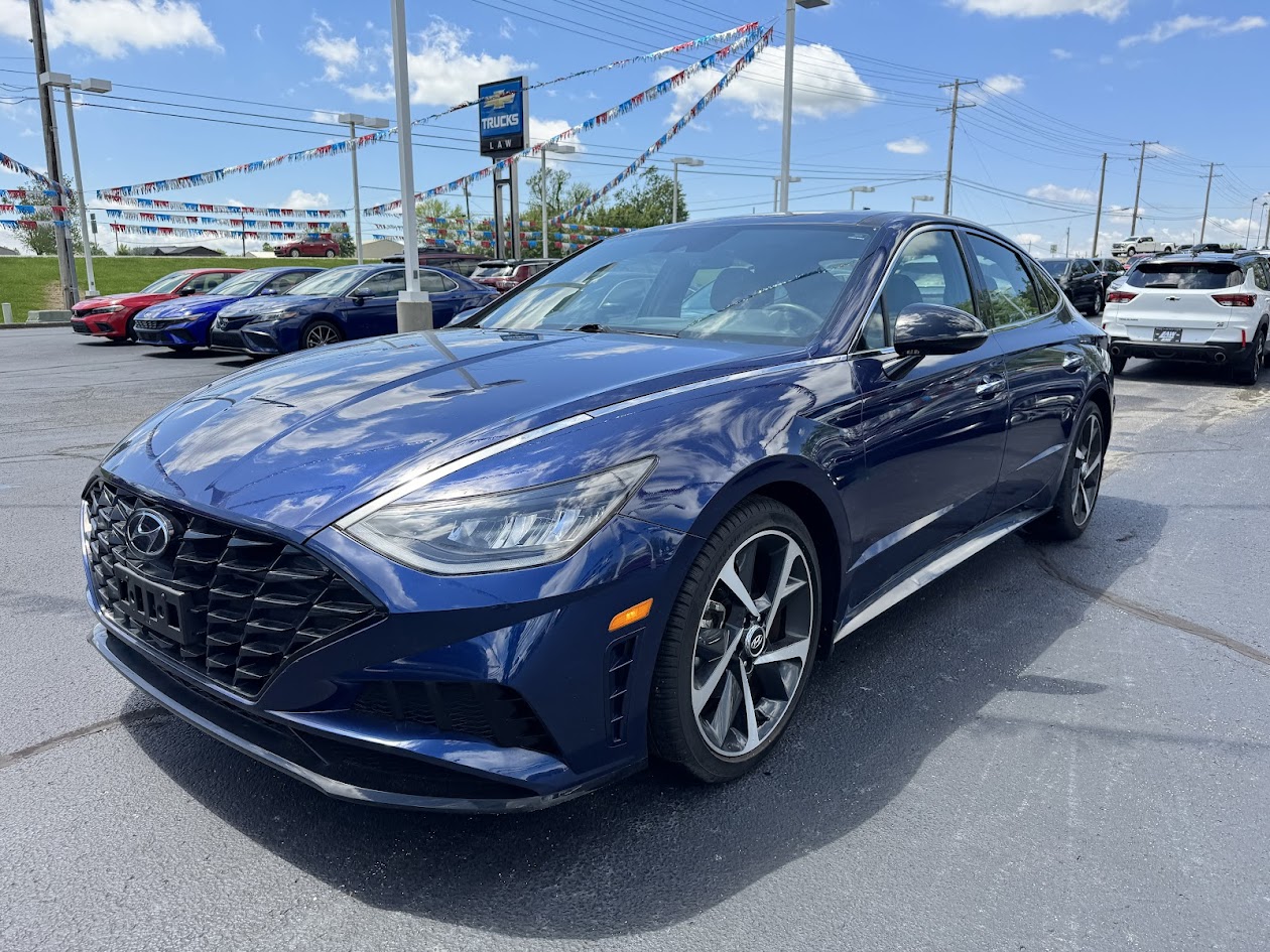 2021 Hyundai Sonata Vehicle Photo in BOONVILLE, IN 47601-9633