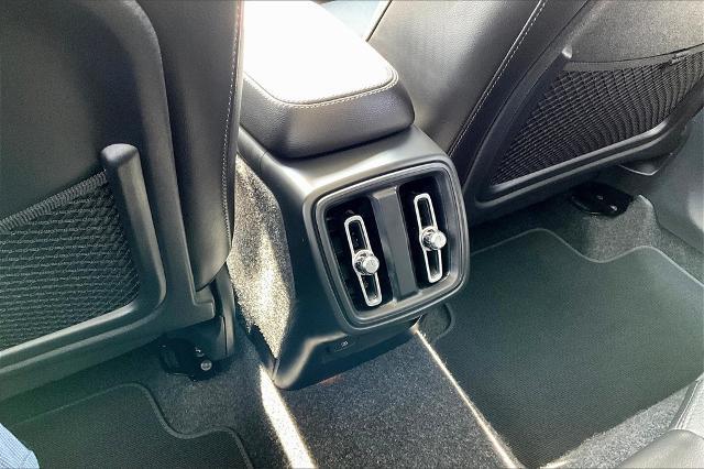 2025 Volvo XC40 Vehicle Photo in Houston, TX 77007